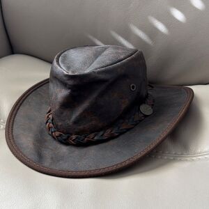 Barmah Crackle Kangaroo Leather Squashy hat.